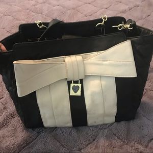 NWT Betsey Johnson Padlock Bow Handbag